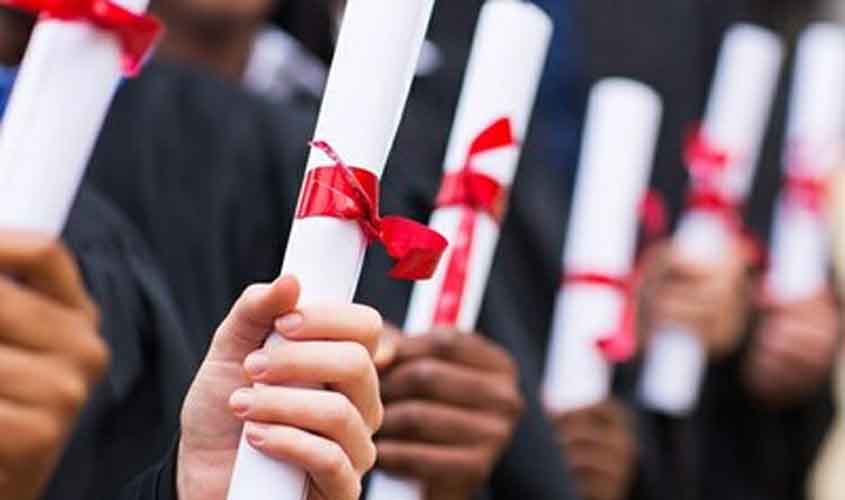 STJ proíbe cobrança de taxa para emissão de diplomas e certificados em instituições de ensino