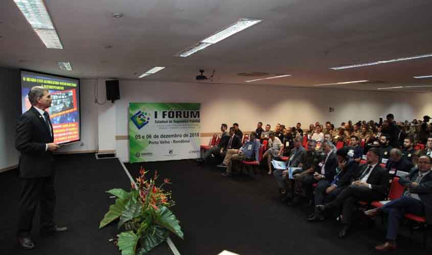 Primeiro Fórum de Segurança Pública de Rondônia é aberto com palestra do ministro da Defesa, Joaquim Silva e Luna