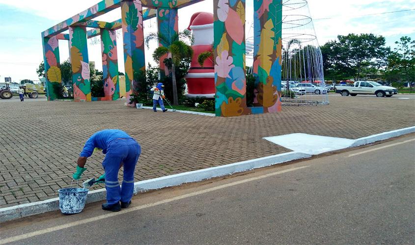 Prefeitura realiza limpeza na avenida Jatuarana do Roque até a Pau Ferro