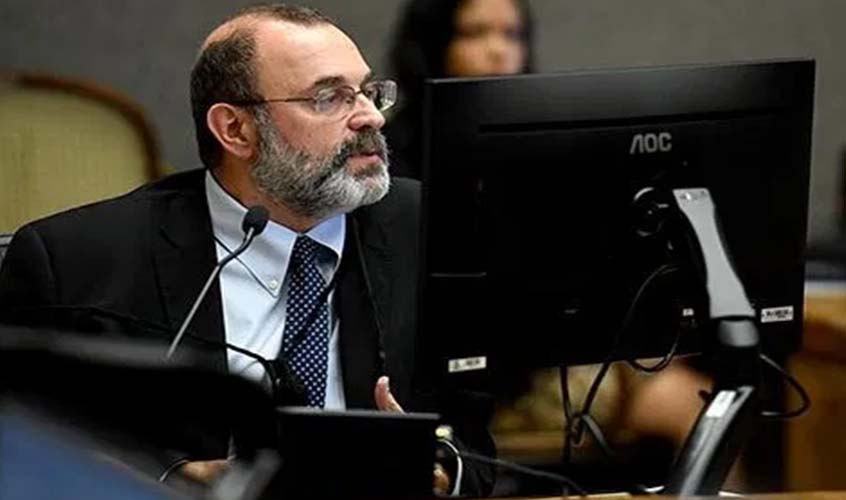 Afastada condenação de menor por ato infracional análogo a terrorismo