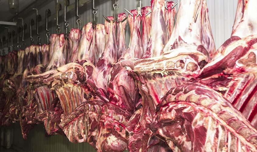 Alta do preço das carnes puxa inflação em novembro no país, diz IBGE