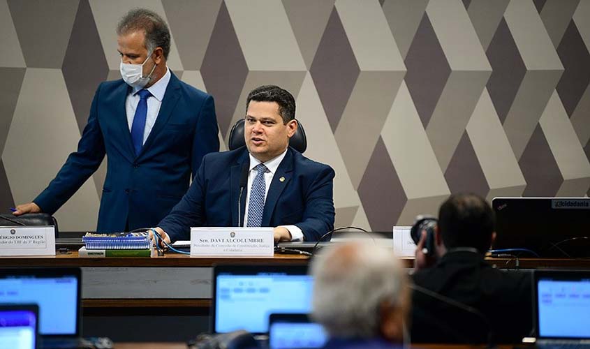 PEC da Transição está na pauta da CCJ desta terça-feira  