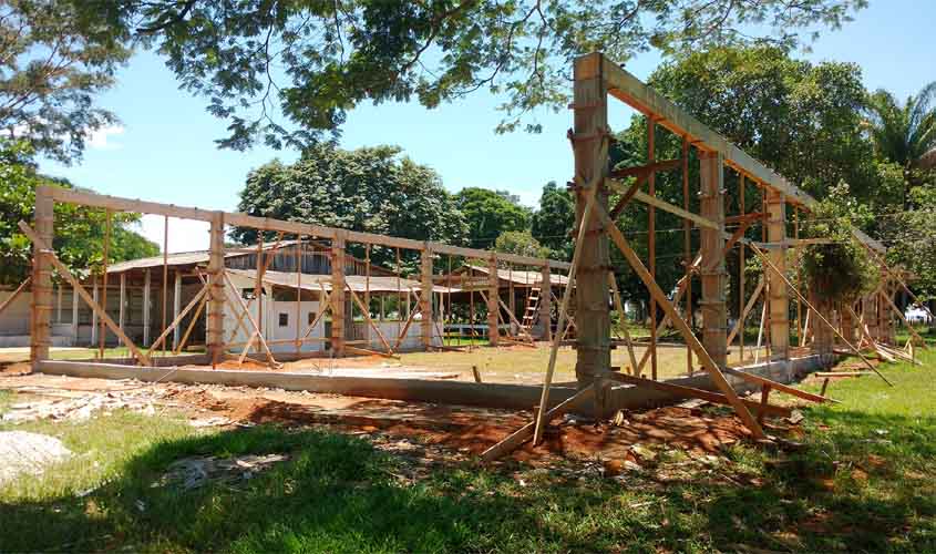 Luizinho Goebel garante construção de um barracão para sede da associação do Internacional na linha 4 em Cerejeiras