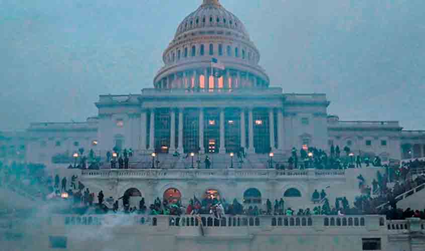 Senadores alertam para risco de atos antidemocráticos em outros países  