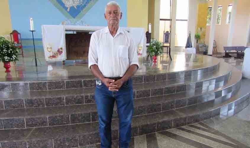 Aos 90 anos, agricultor esbanja energia ao andar de bicicleta e fazer trabalhos religiosos