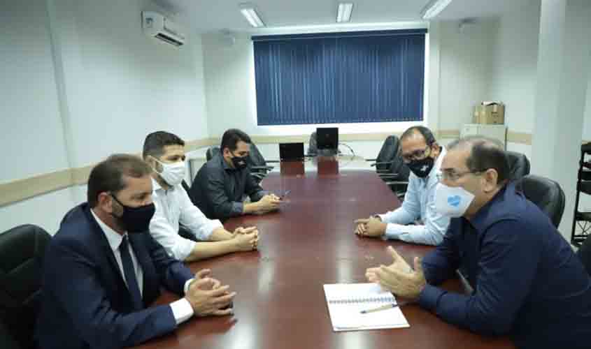 Prefeito Hildon Chaves visita Sebrae em busca de parcerias