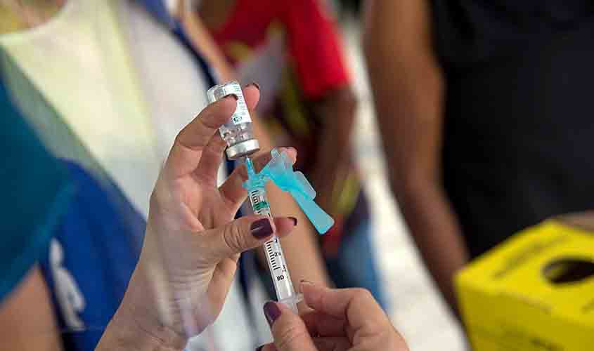 MP libera compra de vacinas sem aprovação pela Anvisa e sem licitação  