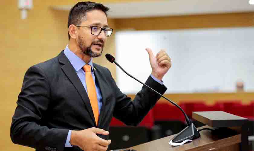 Deputado Anderson solicita ao DER urgência na recuperação da RO 387 no trecho que liga o município de Espigão do Oeste à BR-364