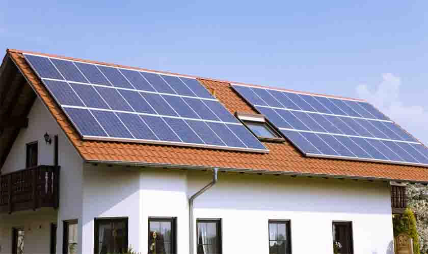 Nova lei da energia solar reduzirá conta de luz de milhares de brasileiros, diz ABSOLAR