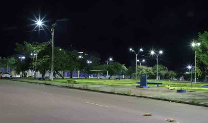 Praça do Conjunto Santo Antônio recebe nova iluminação
