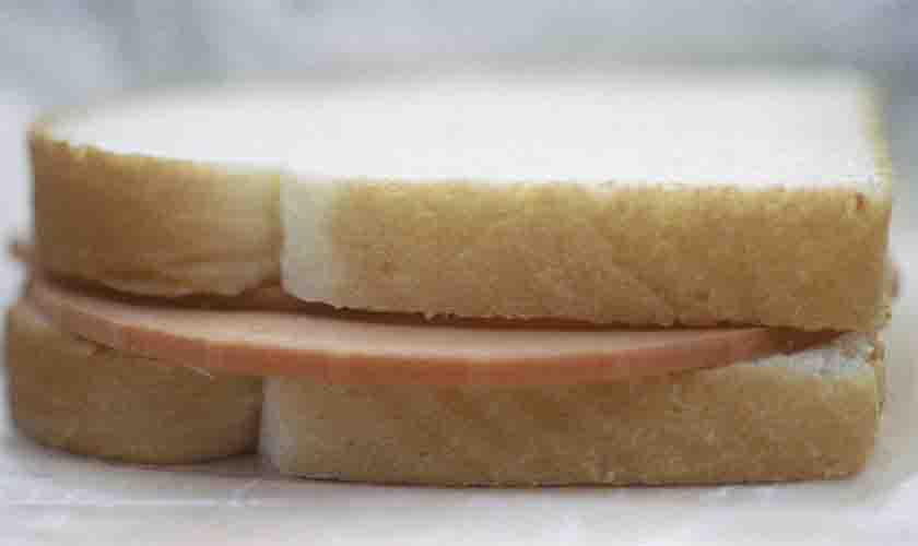 Fábrica de calçados terá de pagar valores de lanches não fornecidos a empregado