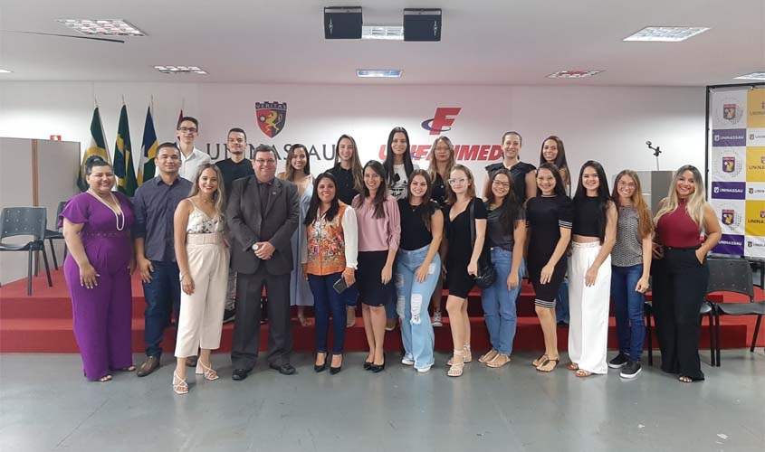 Formandos da UNINASSAU recebem a carteira do CRO/RO