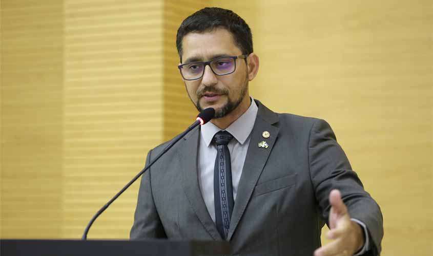 Anderson Pereira requer pela 4ª vez, informações sobre a convocação de aprovados em concurso público