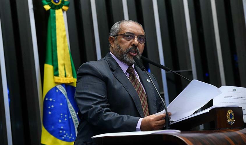 Paim lamenta desigualdade entre homens e mulheres no mercado de trabalho 