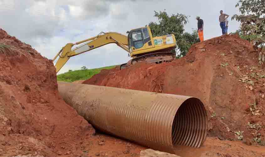 DER substitui manilhas por tubos de aço corrugado para garantir maior segurança na trafegabilidade em rodovias de Rondônia