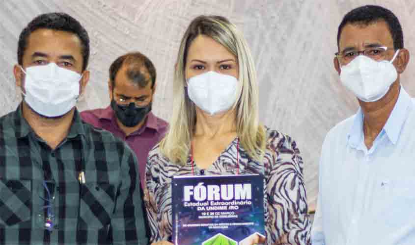 Isaú  prestigia eleição da  Undime