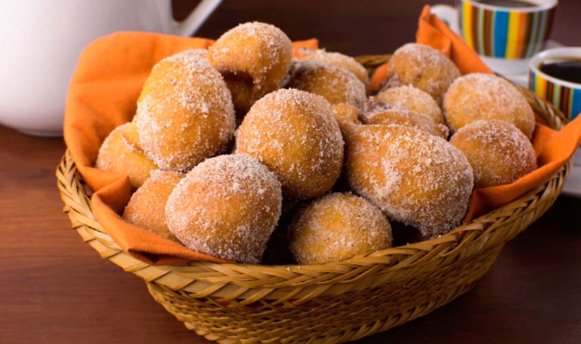 Os segredos POUCO divulgados e que deixam os bolinhos de chuva irresistíveis; você vai se surpreender