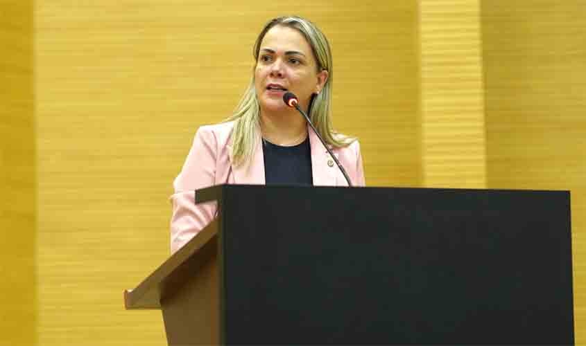 Deputada Cláudia de Jesus defende QR Code em contas de serviços para divulgar lista de foragidos por violência contra a mulher