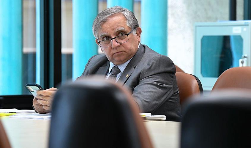 Projeto suspende calendário de provas do Enem durante pandemia  