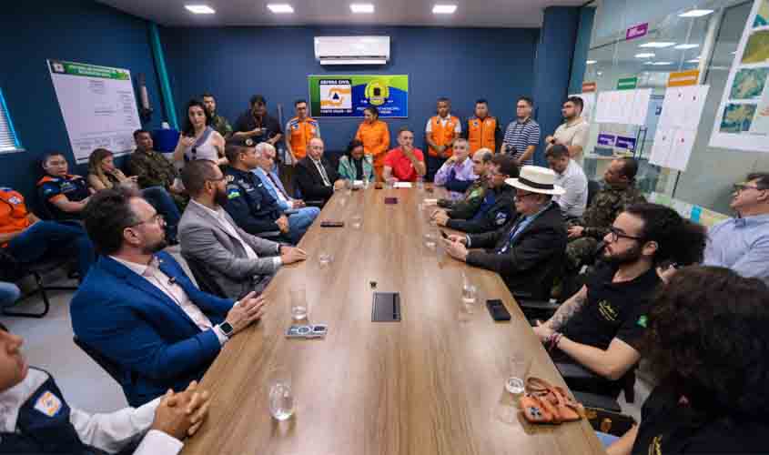Prefeitura de Porto Velho lidera articulação com instituições para enfrentar impactos da cheia Rio Madeira