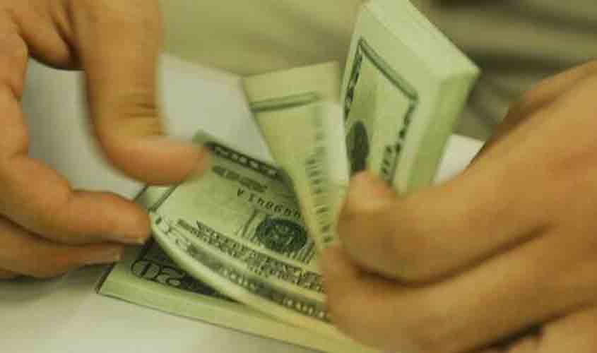 Dólar encerrou último pregão em alta de 3,68%