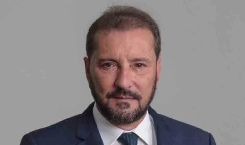 Hildon convoca nova eleição na Arom e insinua que, ficando no cargo, governo poderia retaliar os municípios