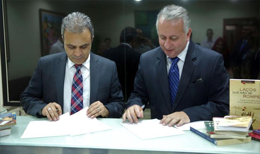 Programa Boas Contas do TCE e da Sejus recebe livros doados pelo TJ-RO 