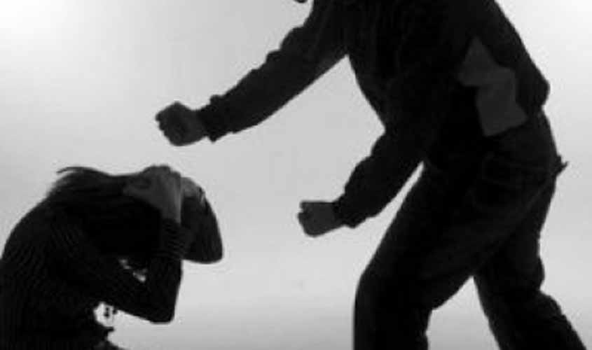 Homem é preso acusado de chutar rosto de enteada de 13 anos