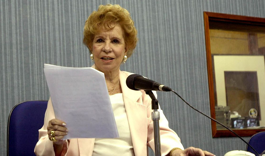 Atriz e radialista Daisy Lúcidi morre por covid-19 aos 90 anos