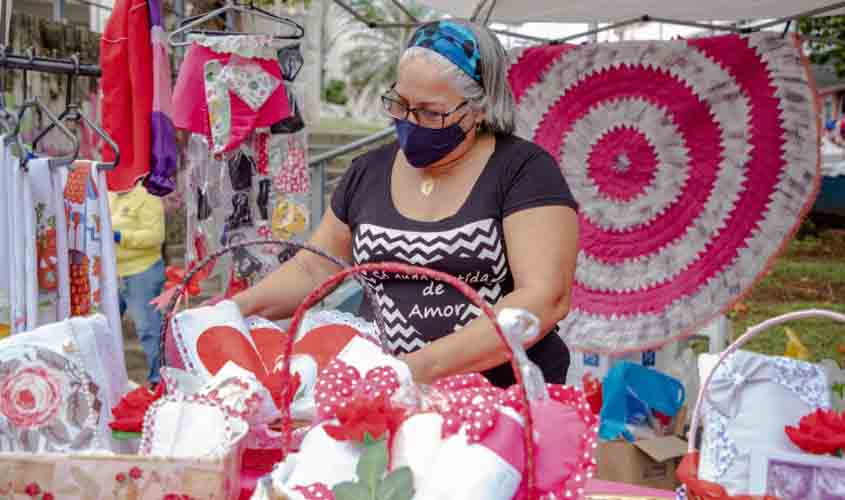 Feira da Mulher Empreendedora expõe produtos e colabora na geração de renda