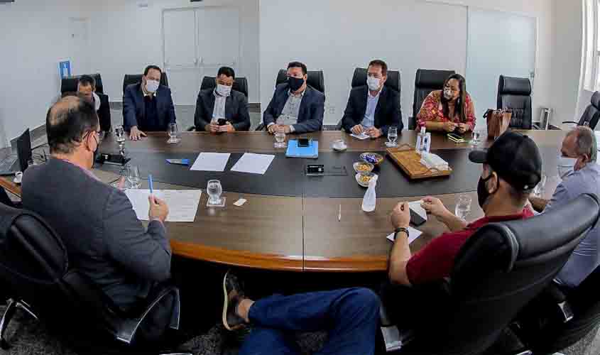 Presidente Alex Redano discute acesso ao microcrédito e medidas para fortalecer o setor produtivo