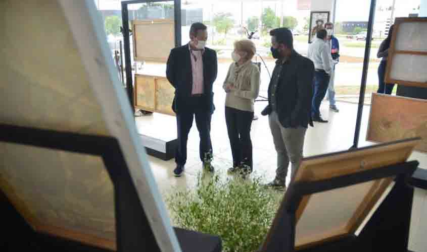 Exposição inaugura com pinturas de vilhenenses que já circularam em outros países
