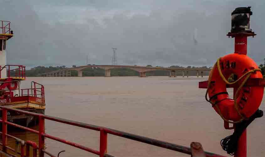 Ponte do Abunã reduzirá custo do transporte no Acre, diz Bolsonaro