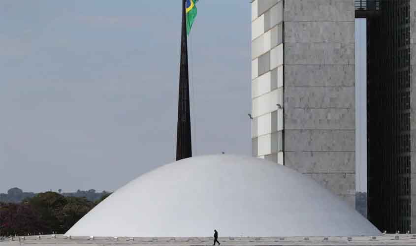 Relator apresenta novo parecer de marco de licenciamento ambiental