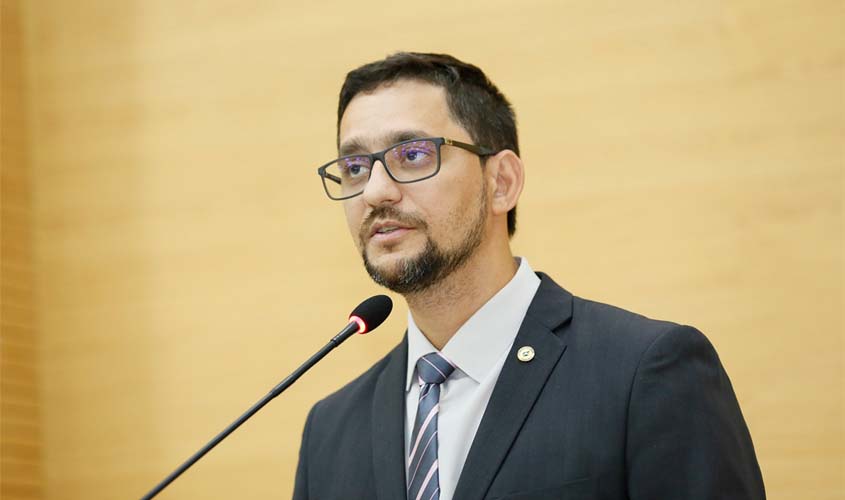 Anderson Pereira concede Voto de Louvor aos fundadores e diretores do Grupo de Teatro Êxodo nesta segunda-feira