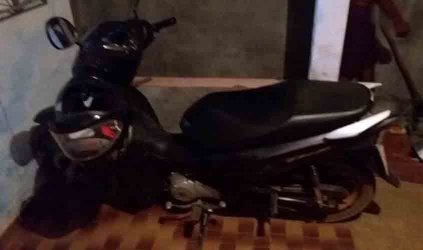 Polícia Militar recupera veículo minutos após ser roubado