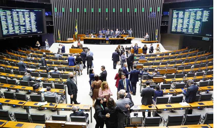 Câmara pode votar projetos para minimizar reajustes na tarifa de energia  