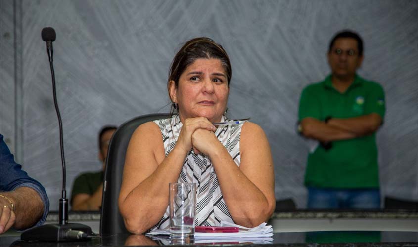 Vereadora Rosana Pereira é a única a votar contra piso de ACS e Agentes de Endemias
