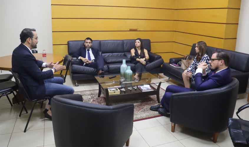 OAB Rondônia firma parceria com a Câmara Municipal para capacitação de servidores e instalação de unidade do Escritório Corporativo