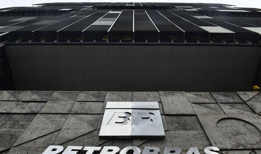Petrobras anuncia reajuste de 5% para a gasolina nas refinarias
