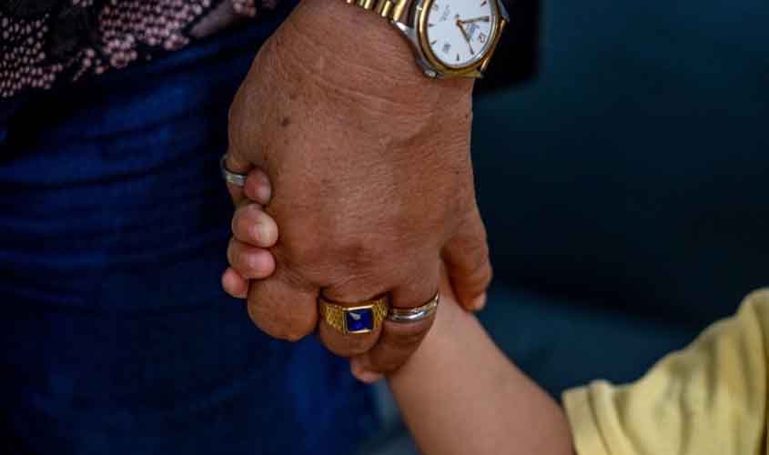 Serviços 'Família Acolhedora' e 'Apadrinhando uma História' fazem a diferença na vida de crianças e adolescentes