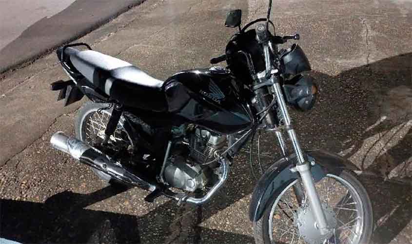 Motocicleta com restrição de furto/roubo é recuperada pela Polícia Militar
