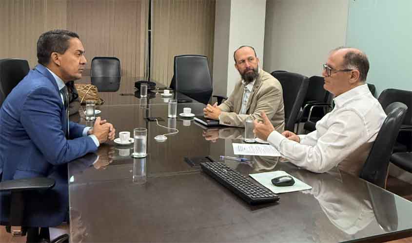 Eyder Brasil garante reforço de 20 novos peritos do INSS para Rondônia