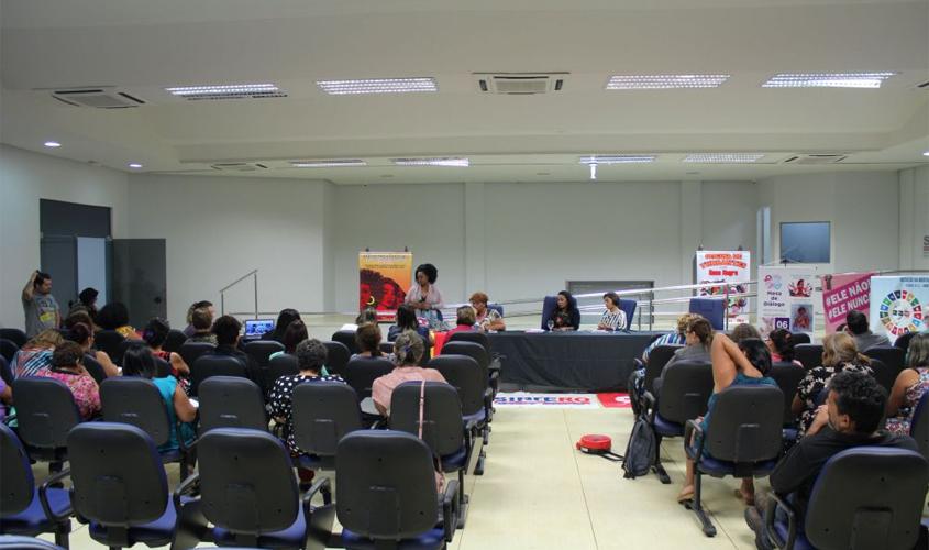 Sintero discute saúde da mulher trabalhadora e sexualidade da mulher negra durante mesa de diálogo