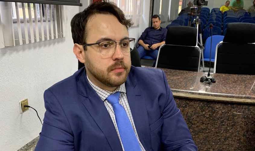 Solicitação de Márcio Oliveira leva iluminação pública à ruas no Nova Esperança