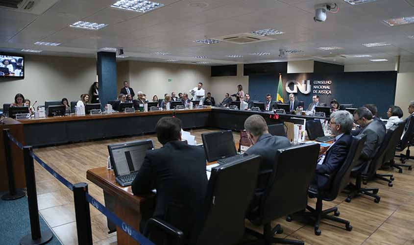 Plenário aprova criação do Sistema Nacional de Adoção e Acolhimento