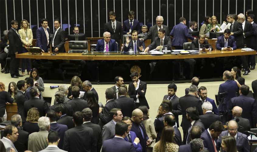 Câmara aprova texto-base da reforma da Previdência por 370 votos a 124