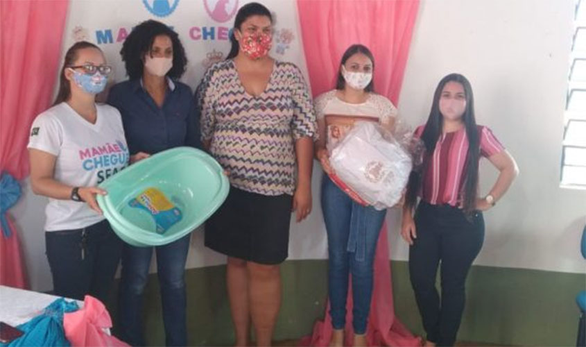 Gestantes são beneficiadas com enxovais do programa estadual Mamãe Cheguei