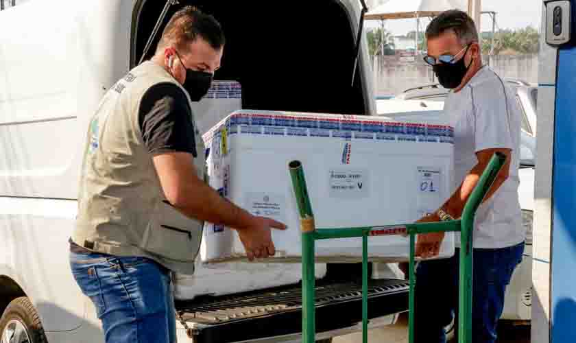 Rondônia recebe mais de 69 mil doses de vacinas contra a covid-19