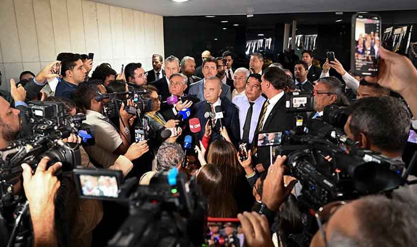 Oposição atende Davi e desocupa Plenário, após dois dias de obstrução  